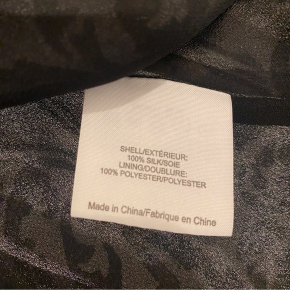 Tory Burch Print Silk Sleeveless Top  size 2 EUC - Picture 10 of 10